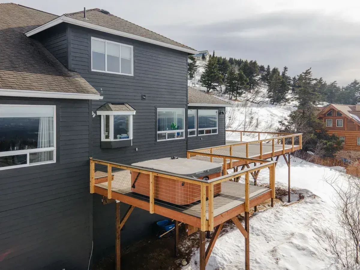 Aerial view of wraparound deck
